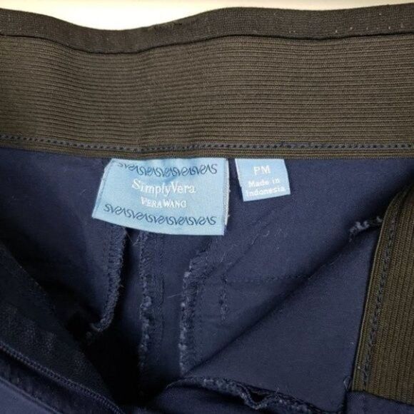Simply Vera Vera Wang petite navy shorts size medium - Picture 3 of 11
